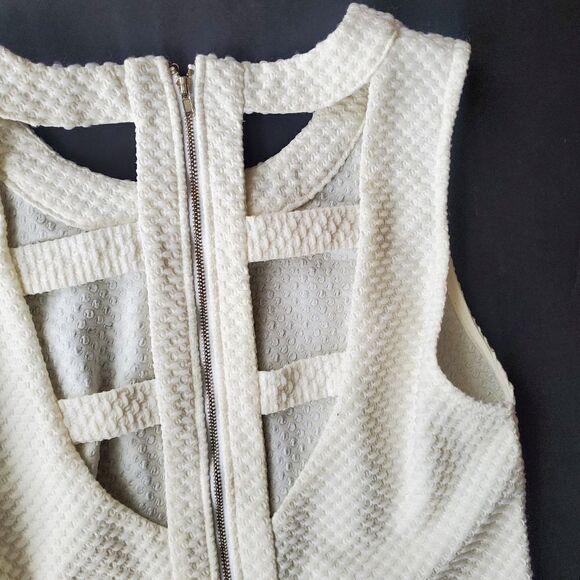 Sans Souci cream crop top - Picture 6 of 8